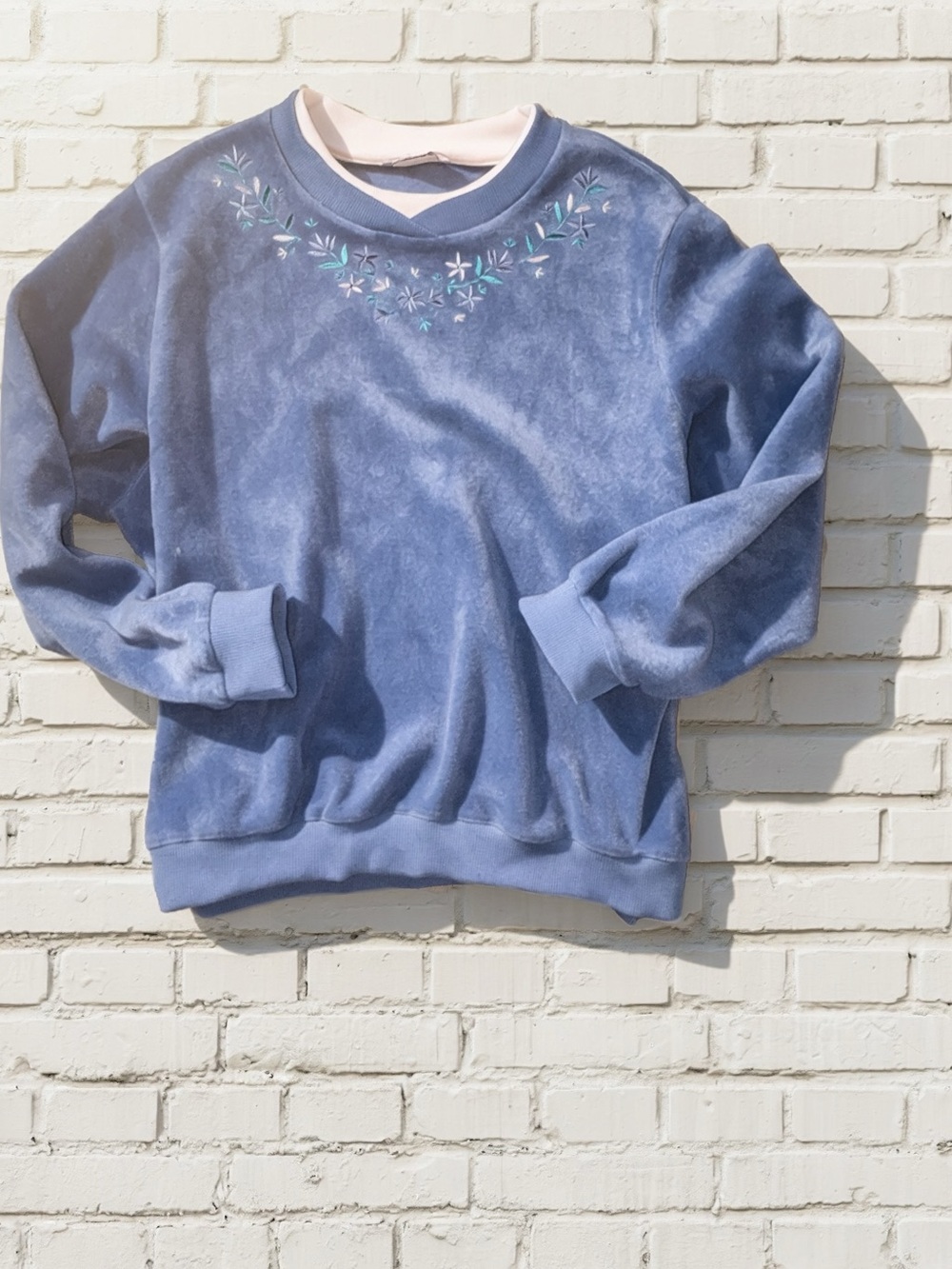 Vintage 90s Cottagecore Alia Women's Blue Fleece Floral Embroidered Crewneck